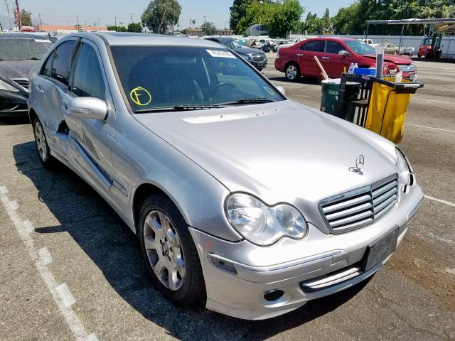 WDBRF61JX5F581011 - 2005 MERCEDES-BENZ C 240 SILVER photo 1