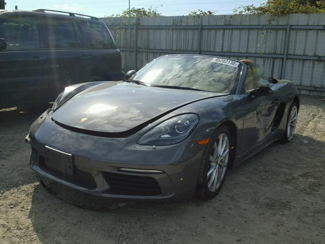 WP0CA2A87HS221301 - 2017 PORSCHE BOXSTER GRAY photo 2