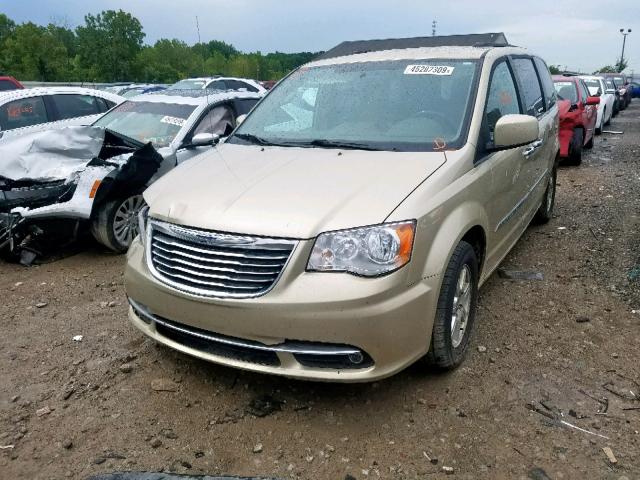 2A4RR5DG1BR605486 - 2011 CHRYSLER TOWN & COU TAN photo 2