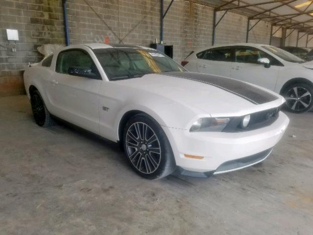 1ZVBP8CH1A5156487 - 2010 FORD MUSTANG GT WHITE photo 1