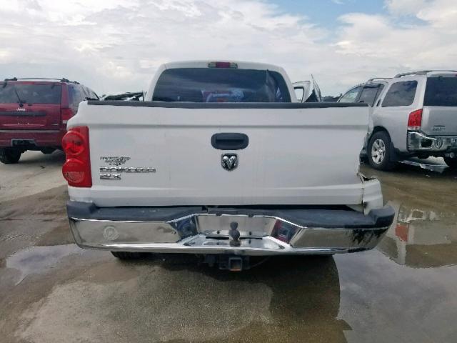 1D7HE48K15S209170 - 2005 DODGE DAKOTA QUA WHITE photo 9