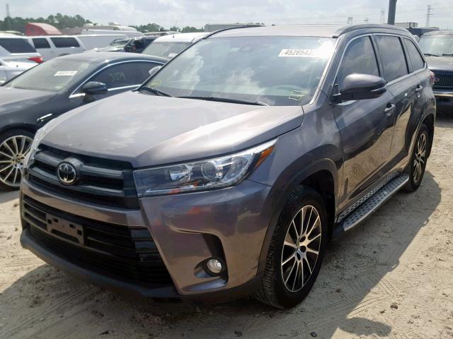 5TDKZRFH0JS281392 - 2018 TOYOTA HIGHLANDER GRAY photo 2