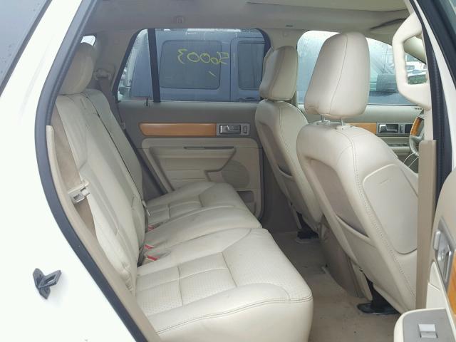 2LMDU88C67BJ26360 - 2007 LINCOLN MKX WHITE photo 6