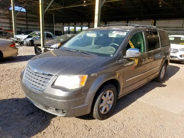 2A4RR8DX9AR361053 - 2010 CHRYSLER TOWN & COU GRAY photo 2