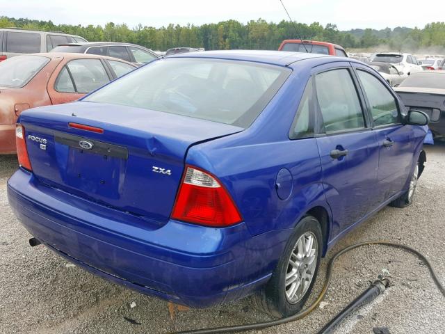 1FAHP34N86W156773 - 2006 FORD FOCUS ZX4 BLUE photo 4