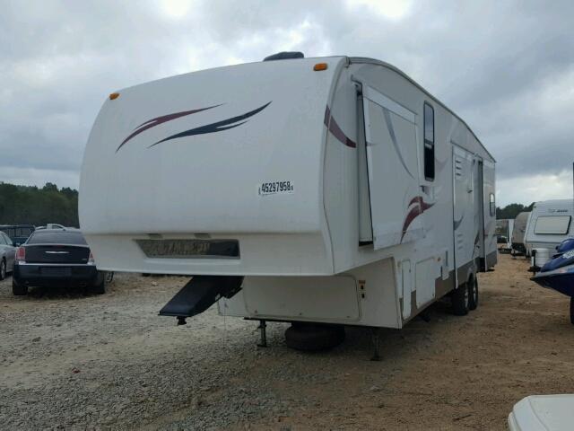 4YDF360298F534318 - 2008 KEYSTONE MONTANA WHITE photo 2