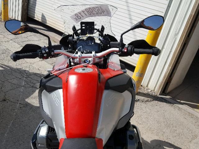 WB10A1200HZ898412 - 2017 BMW R1200 GS A RED photo 5