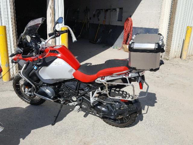 WB10A1200HZ898412 - 2017 BMW R1200 GS A RED photo 9