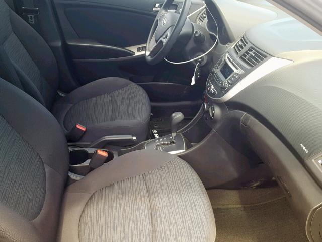 KMHCT5AE2GU281096 - 2016 HYUNDAI ACCENT SE SILVER photo 5