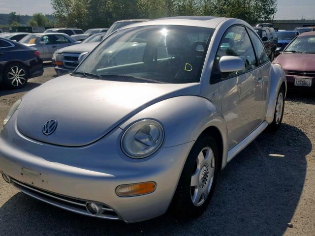 3VWDD21C7YM461826 - 2000 VOLKSWAGEN NEW BEETLE SILVER photo 2