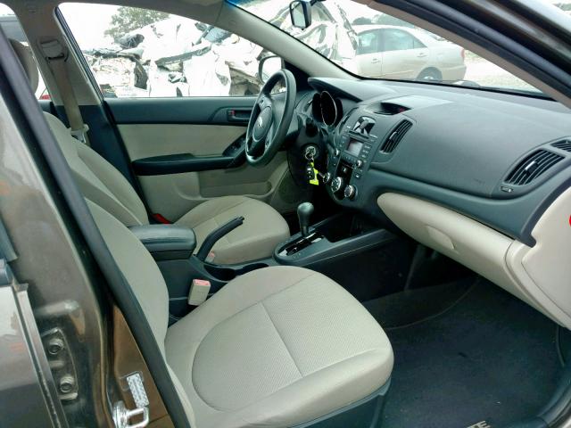 KNAFU4A2XA5858356 - 2010 KIA FORTE EX BROWN photo 5