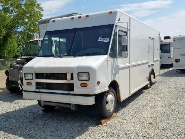 4UZA4FA46XCA64113 - 1999 FREIGHTLINER CHASSIS M WHITE photo 2