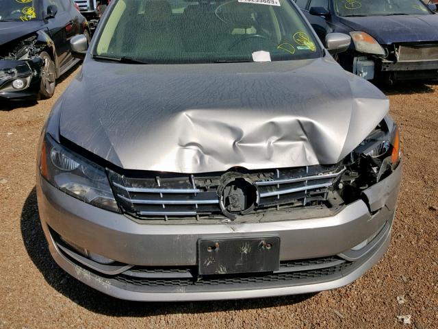 1VWBM7A36DC015814 - 2013 VOLKSWAGEN PASSAT SE SILVER photo 9