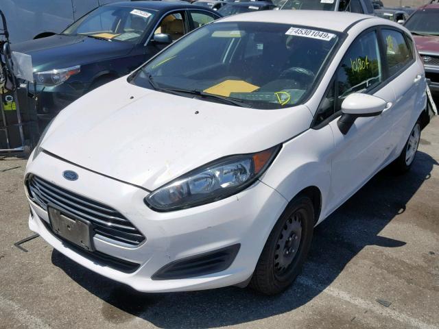 3FADP4TJ6FM111608 - 2015 FORD FIESTA S WHITE photo 2