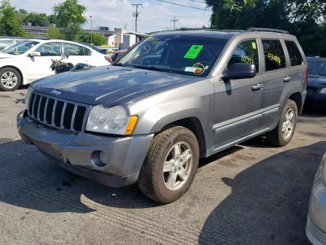 1J8HR48N67C575978 - 2007 JEEP GRAND CHER GRAY photo 2