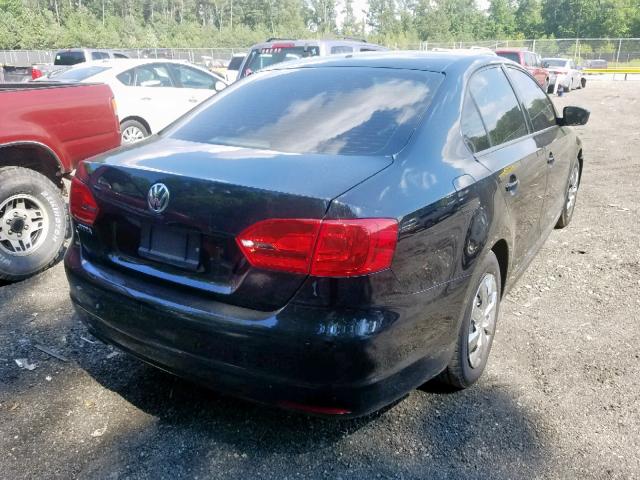 3VW2K7AJ6EM350639 - 2014 VOLKSWAGEN JETTA BASE BLACK photo 4