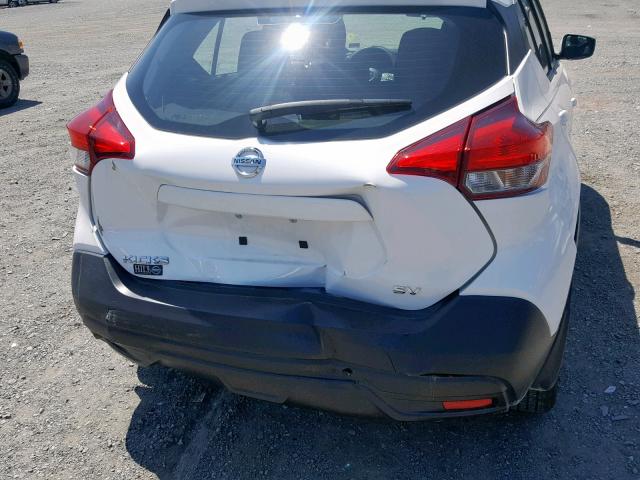 3N1CP5CU1JL538346 - 2018 NISSAN KICKS S WHITE photo 9