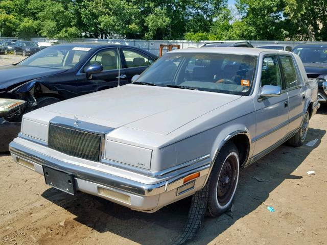 1C3BU6639JD196701 - 1988 CHRYSLER NEW YORKER SILVER photo 2