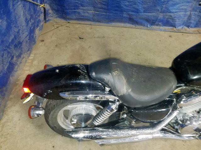 JH2RC43011M700144 - 2001 HONDA VF750 C BLACK photo 6