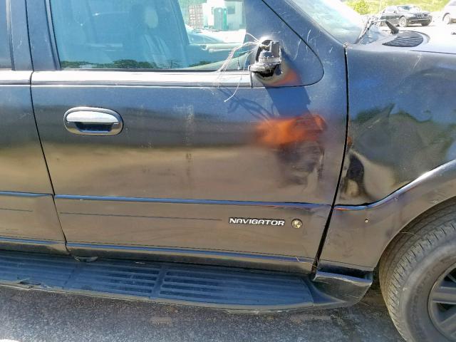 5LMFU28R22LJ18624 - 2002 LINCOLN NAVIGATOR BLACK photo 9