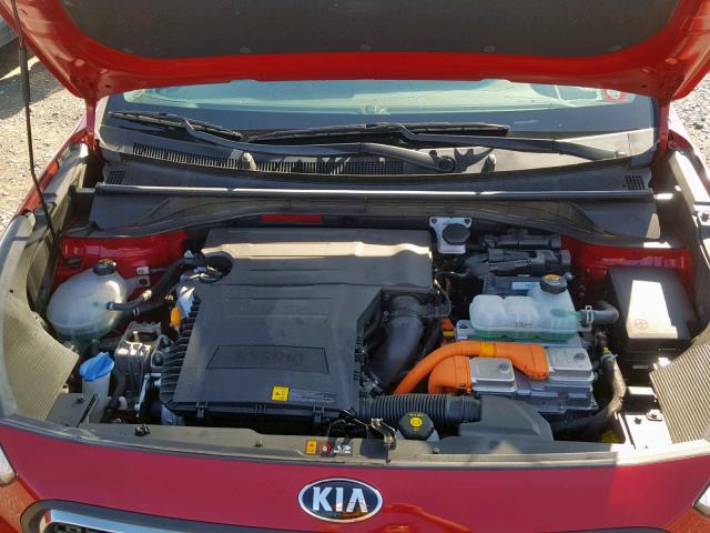 KNDCC3LCXJ5176182 - 2018 KIA NIRO EX RED photo 7