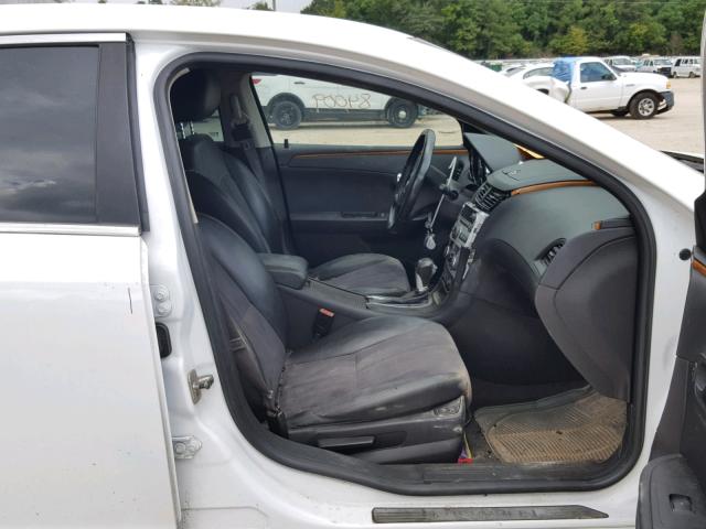 1G1ZD5EU1BF366790 - 2011 CHEVROLET MALIBU 2LT WHITE photo 5