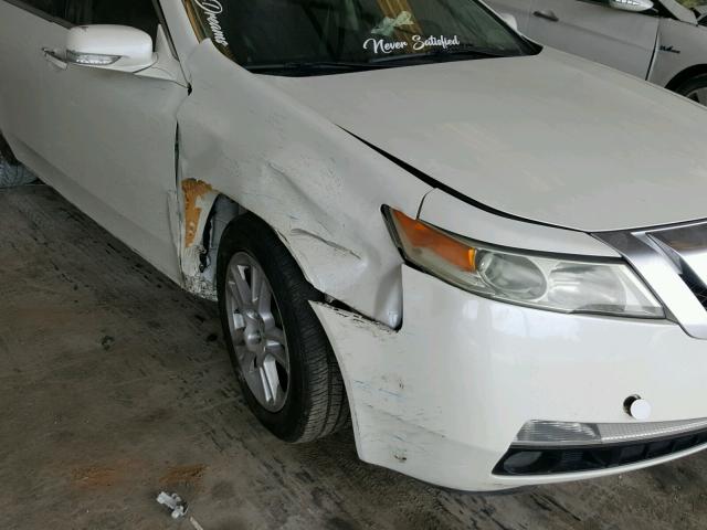 19UUA86539A018579 - 2009 ACURA TL WHITE photo 9