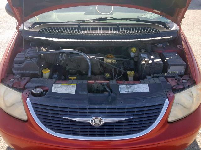 2C4GP54L43R217895 - 2003 CHRYSLER TOWN & COU RED photo 7