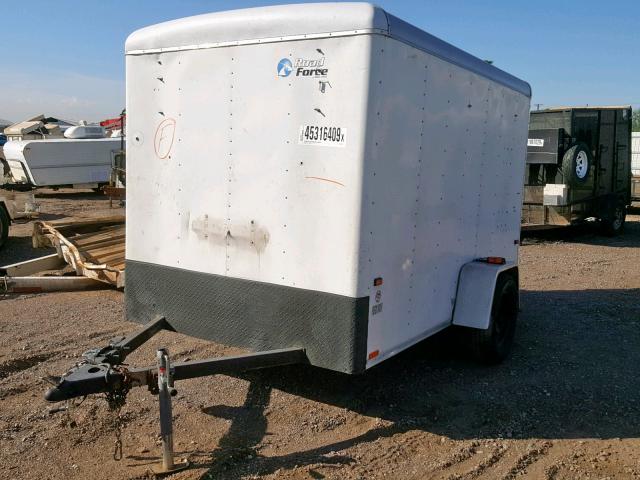 1W4200D1057012412 - 2005 WELLS CARGO TRAILER WHITE photo 2