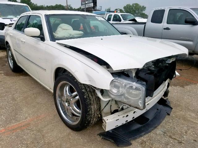 2C3KA33G88H207778 - 2008 CHRYSLER 300 LIMITE WHITE photo 1