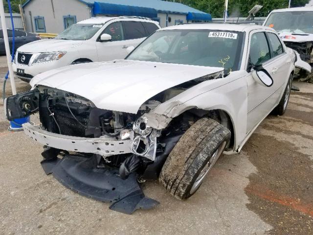 2C3KA33G88H207778 - 2008 CHRYSLER 300 LIMITE WHITE photo 2