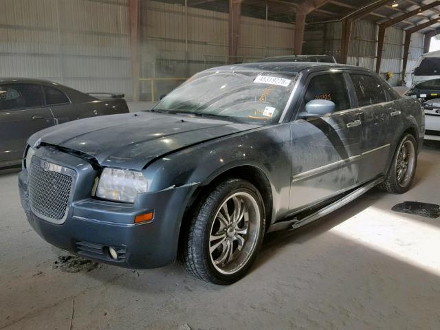 2C3KA53G06H351141 - 2006 CHRYSLER 300 TOURIN GRAY photo 2