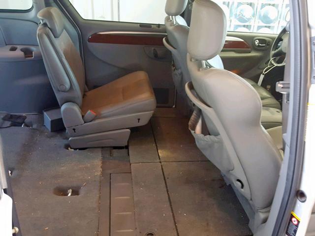 2C8GP64L45R115620 - 2005 CHRYSLER TOWN & COU GRAY photo 6