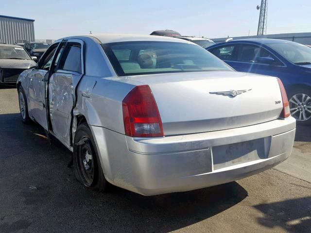 2C3JA43R75H138175 - 2005 CHRYSLER 300 SILVER photo 3