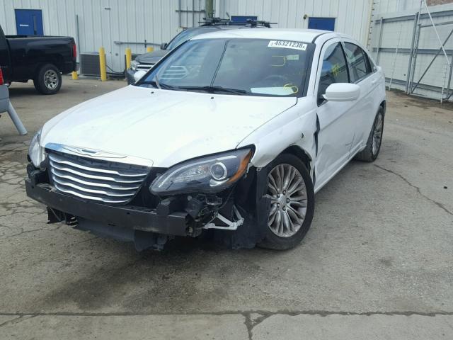 1C3CCBAB3CN256855 - 2012 CHRYSLER 200 LX WHITE photo 2