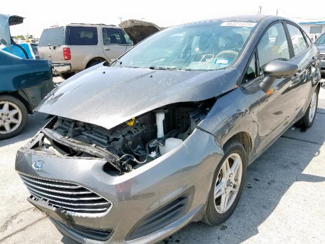 3FADP4BJXJM127062 - 2018 FORD FIESTA SE GRAY photo 2