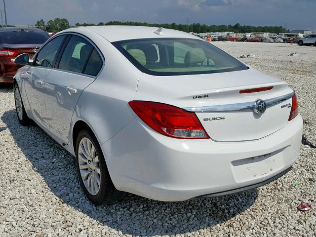 W04GN5EC3B1108071 - 2011 BUICK REGAL CXL WHITE photo 3