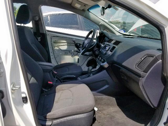 KNADN4A30D6300348 - 2013 KIA RIO EX WHITE photo 5