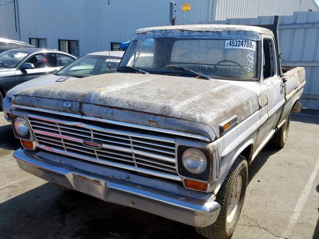 F10ARB18098 - 1967 FORD F-100 WHITE photo 2