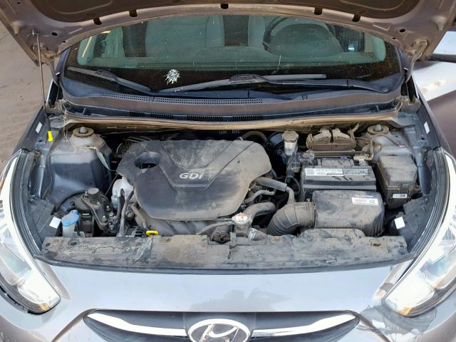 KMHCT4AE3GU963124 - 2016 HYUNDAI ACCENT SE GRAY photo 7