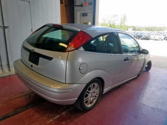 1FAHP31N77W124046 - 2007 FORD FOCUS ZX3 SILVER photo 4