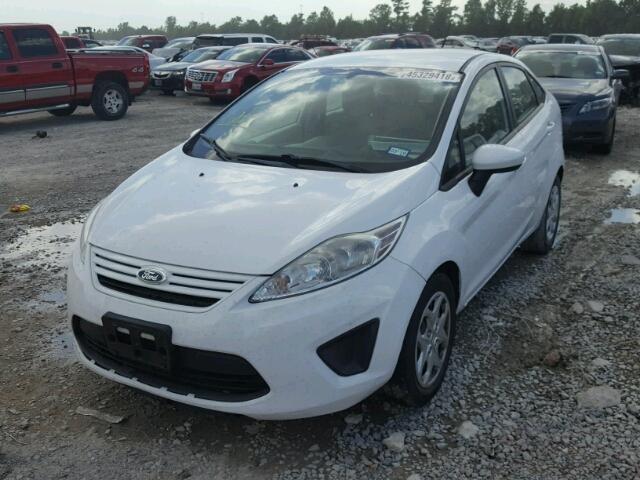 3FADP4AJ4DM185285 - 2013 FORD FIESTA S WHITE photo 2