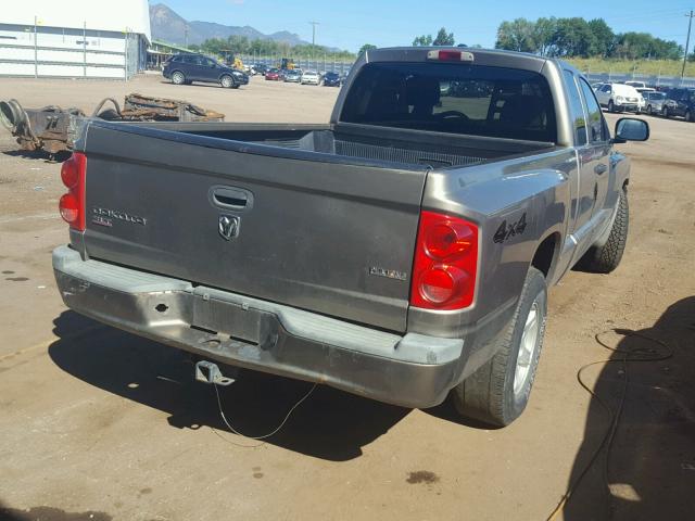 1D7HW42K97S169283 - 2007 DODGE DAKOTA SLT GOLD photo 4