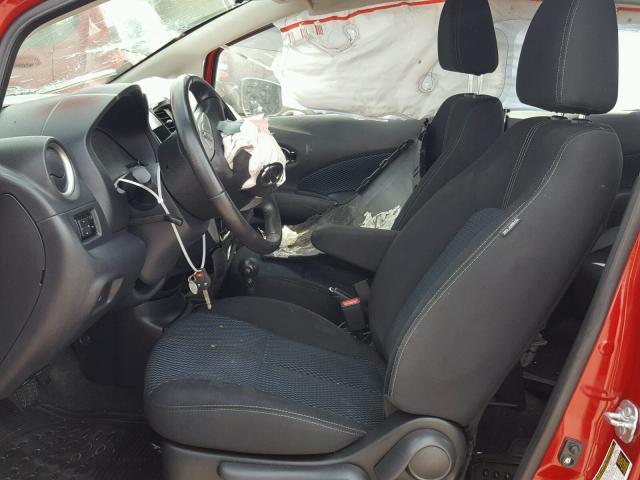 3N1CE2CP7FL427483 - 2015 NISSAN VERSA NOTE RED photo 5