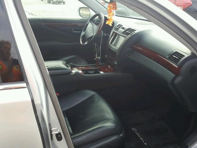 JTHBL46F075018299 - 2007 LEXUS LS 460 SILVER photo 5