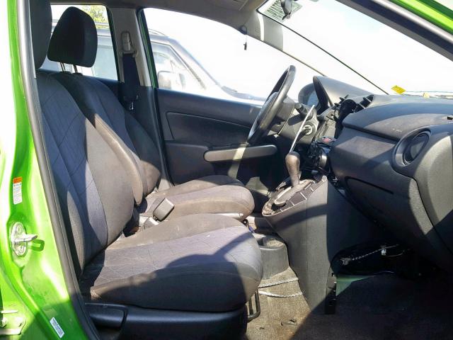 JM1DE1HY6B0119161 - 2011 MAZDA MAZDA2 GREEN photo 5