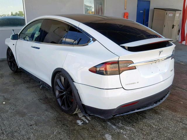 5YJXCBE42JF109379 - 2018 TESLA MODEL X WHITE photo 3