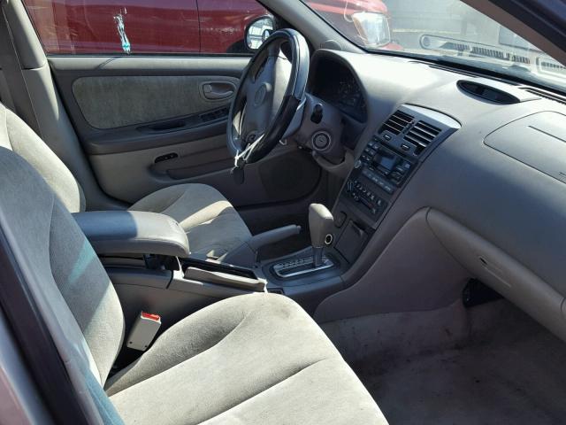 JN1CA31D71T814033 - 2001 NISSAN MAXIMA GXE GRAY photo 5