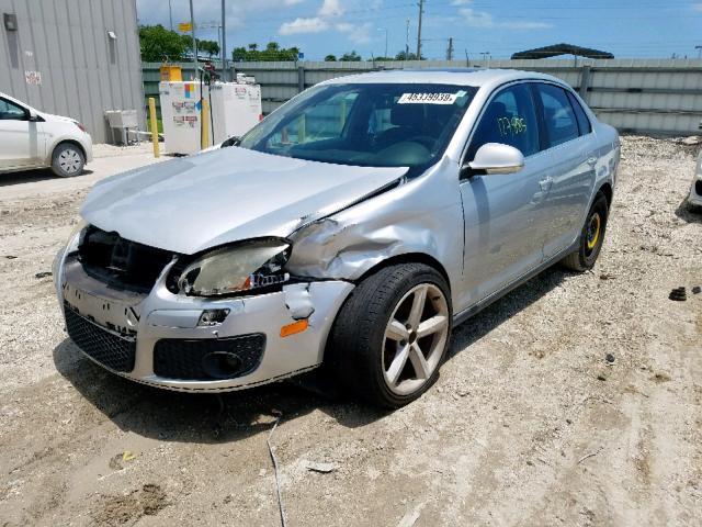 3VWWJ71KX6M708260 - 2006 VOLKSWAGEN JETTA GLI SILVER photo 2