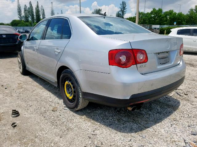 3VWWJ71KX6M708260 - 2006 VOLKSWAGEN JETTA GLI SILVER photo 3